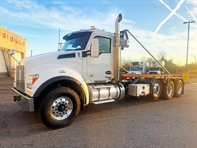 2024 Kenworth T880