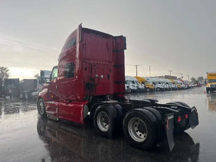 2019 International LT in Sturtevant, WI — photo 5