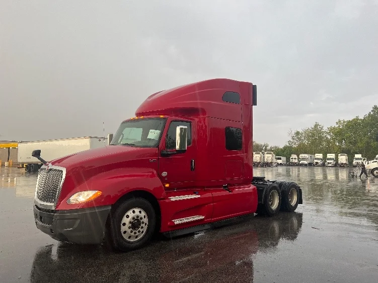 2019 International LT in Sturtevant, WI — photo 3