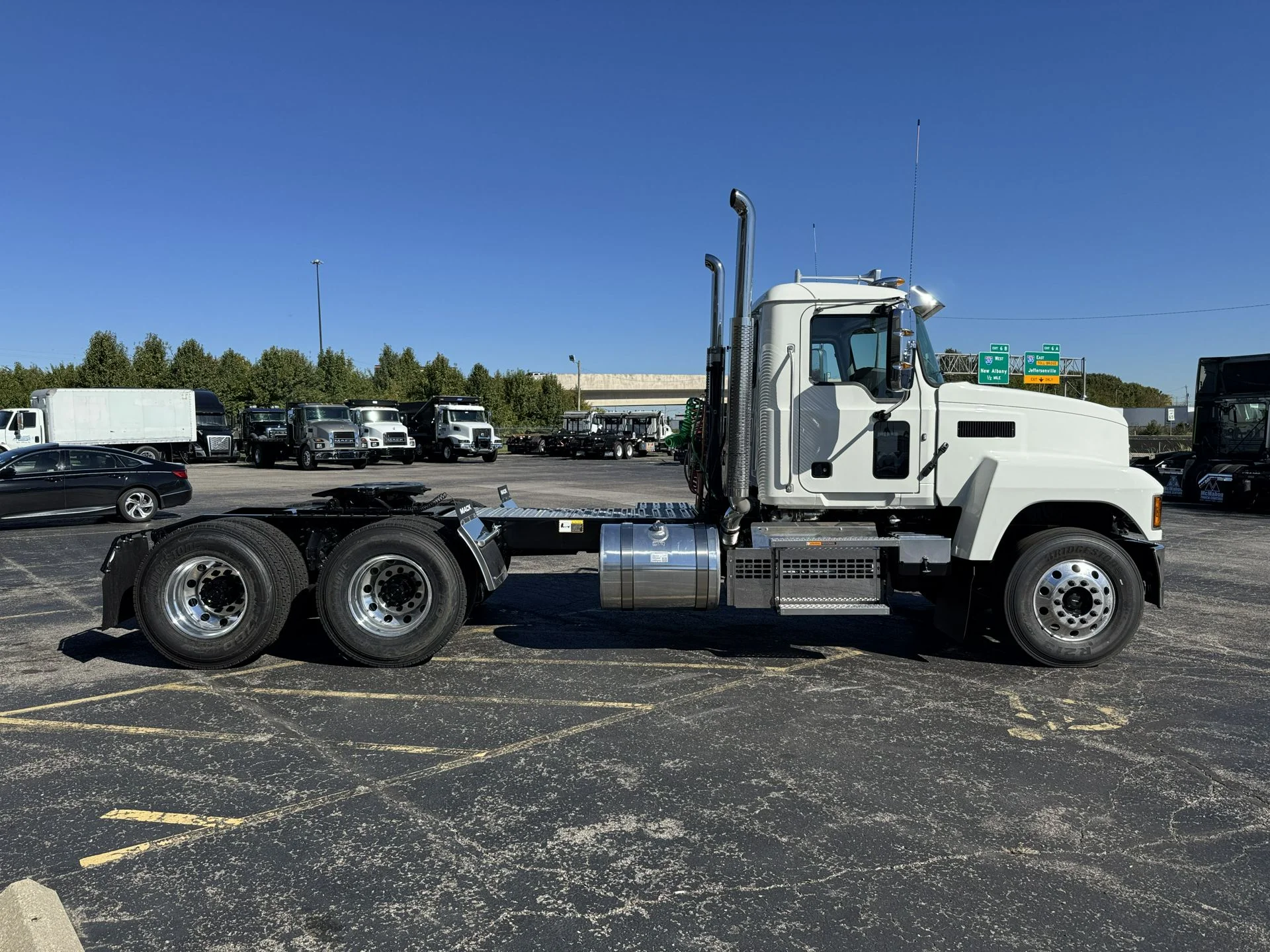 2026 Mack Pinnacle - image 4