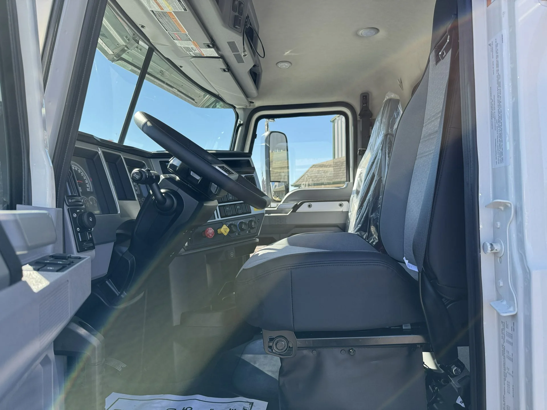 2026 Mack Pinnacle - image 7