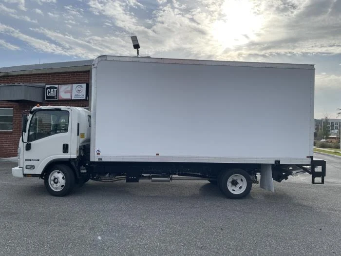 2025 Isuzu NRR in Orlando, FL — photo 4