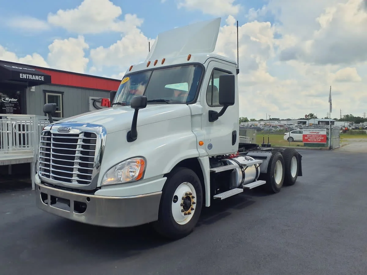 2020 Freightliner Cascadia in Clarksville, IN