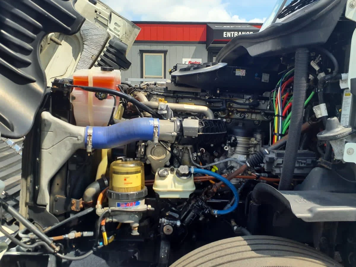 2020 Freightliner Cascadia in Clarksville, IN — photo 8