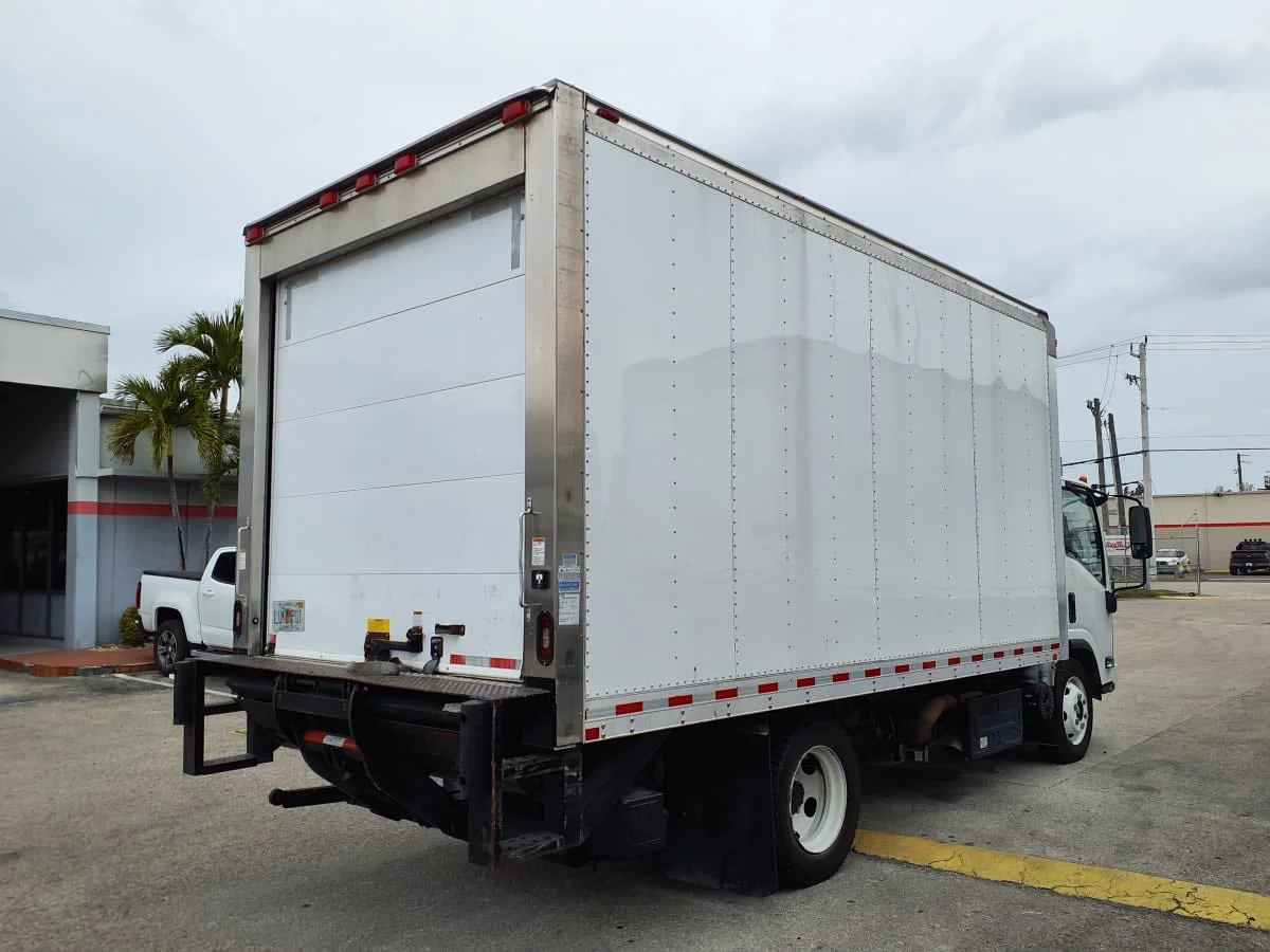 2020 Isuzu NQR - image 4