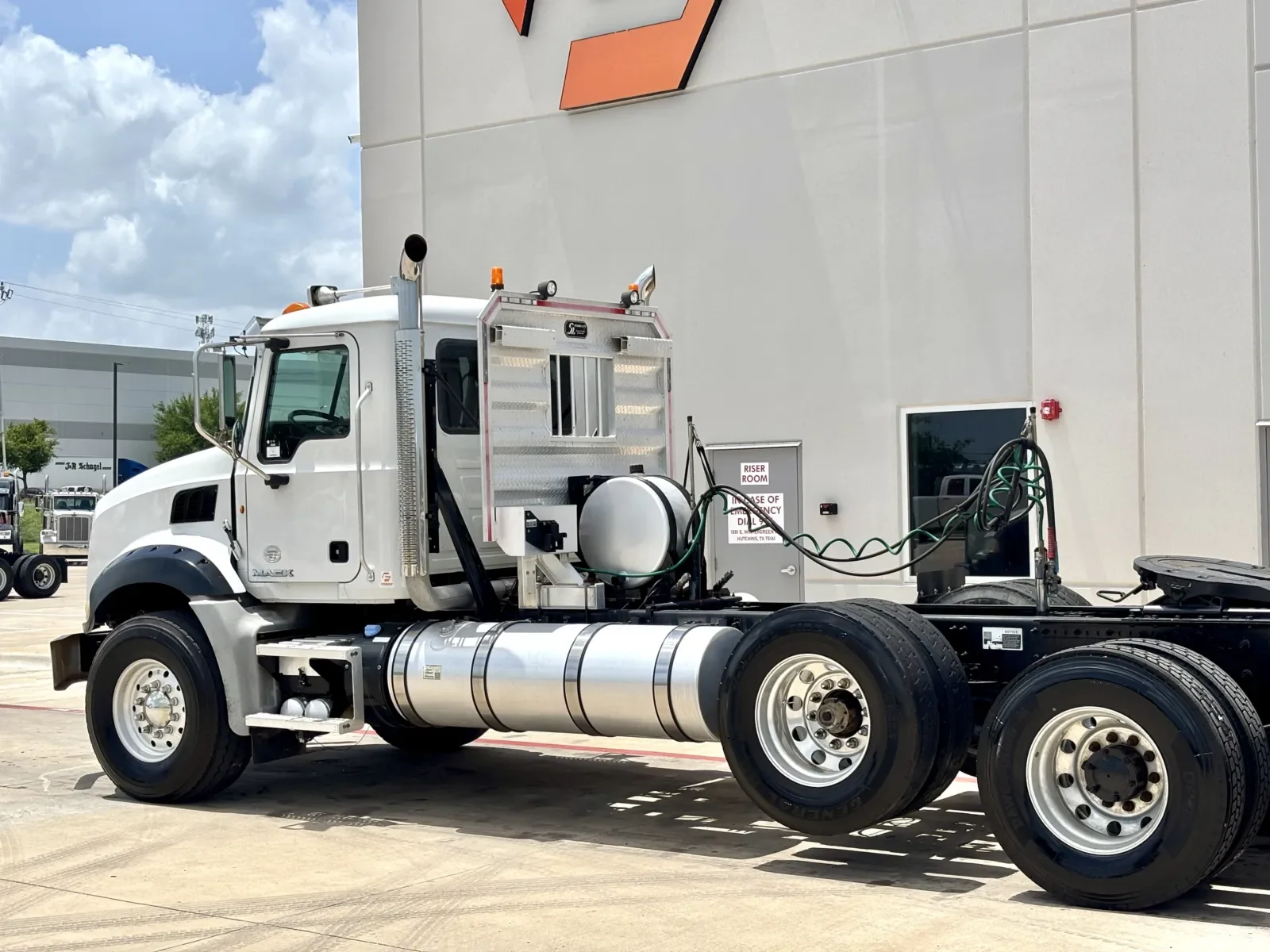 2012 Mack in Hutchins, TX — photo 8