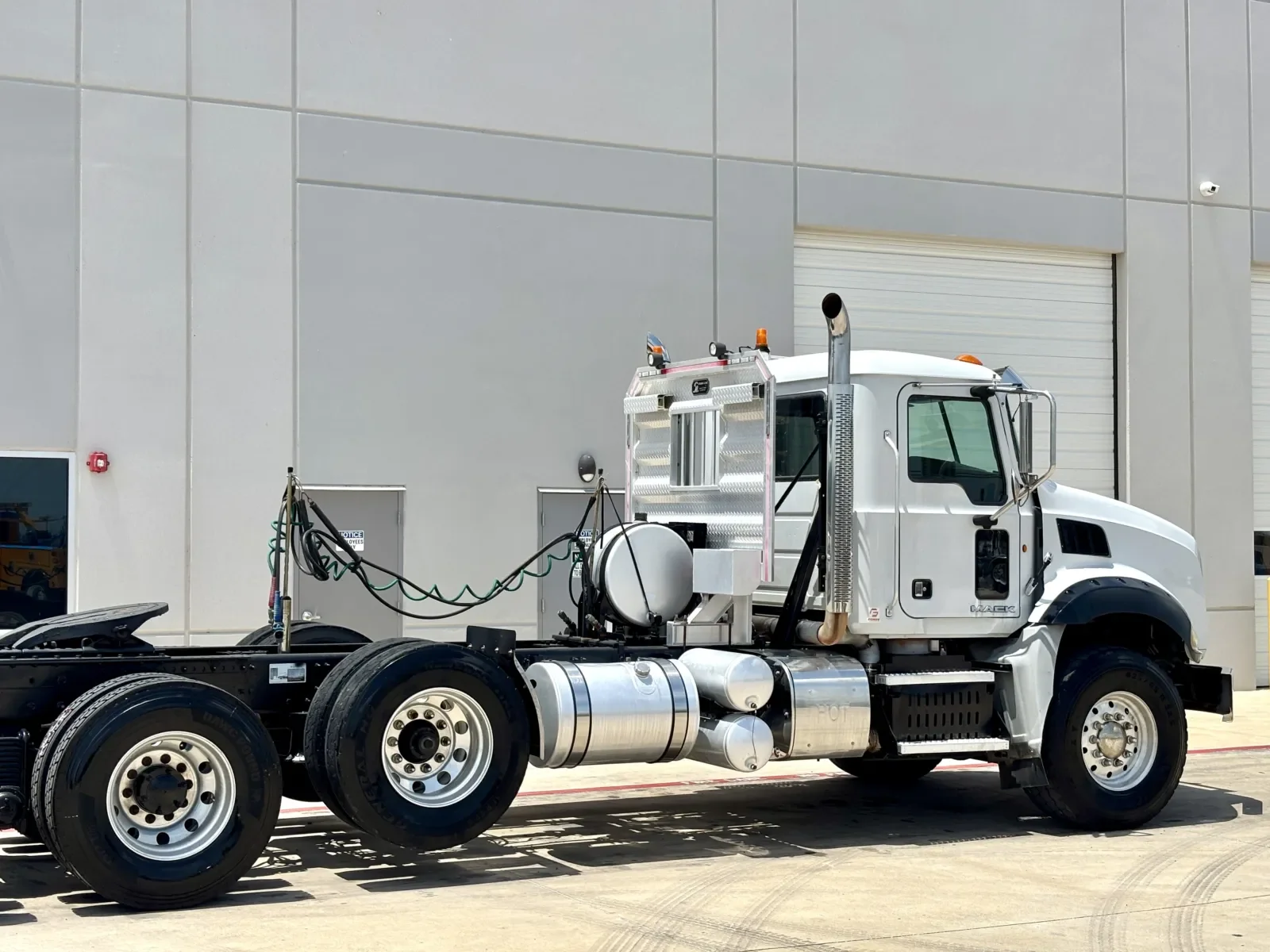 2012 Mack in Hutchins, TX — photo 7