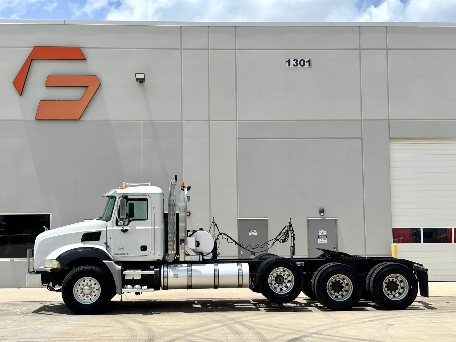 2012 Mack in Hutchins, TX — photo 4