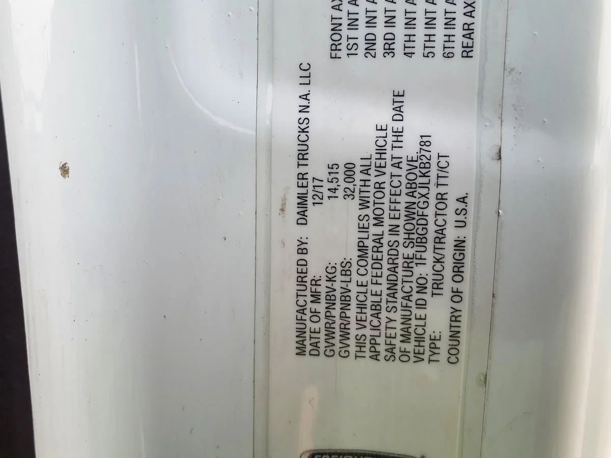 2018 Freightliner Cascadia - image 12