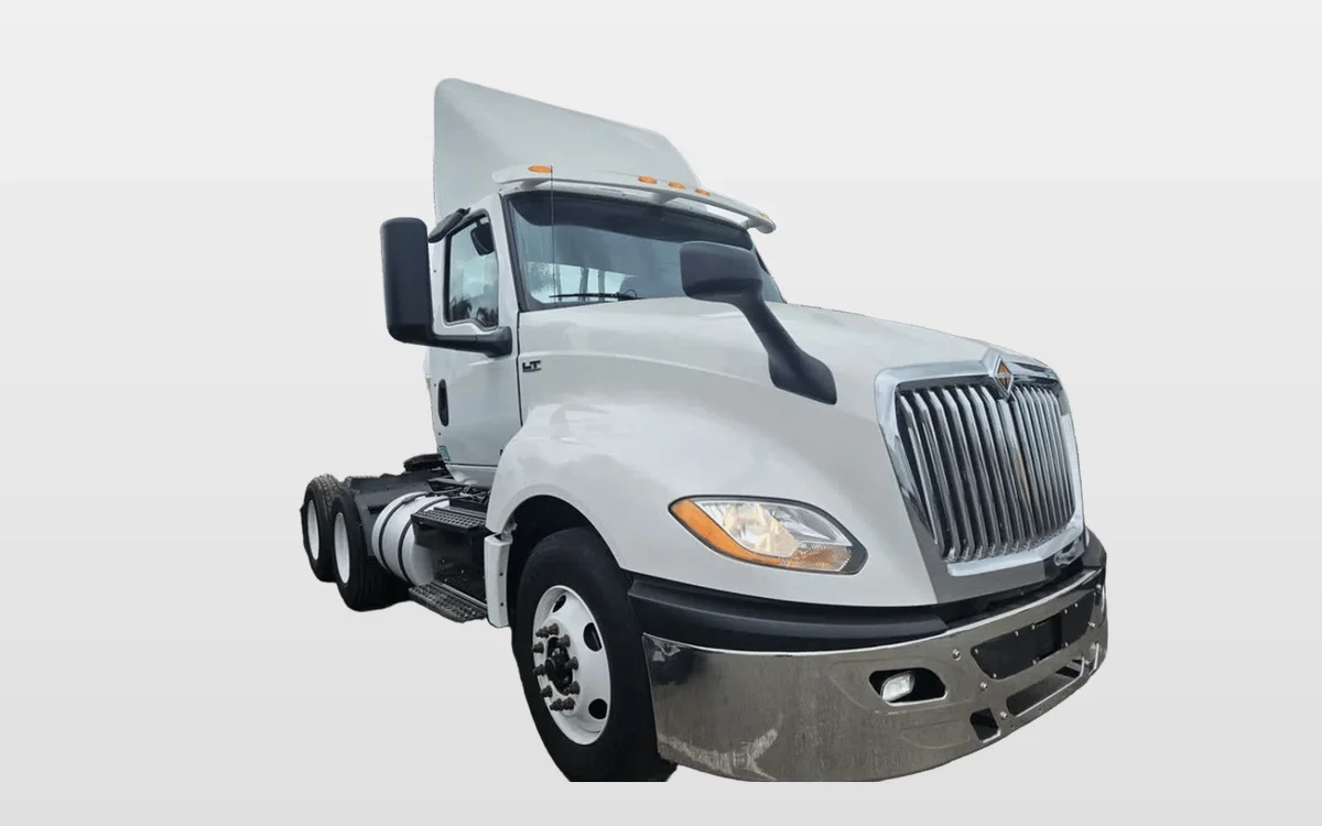 2019 International LT - image 1