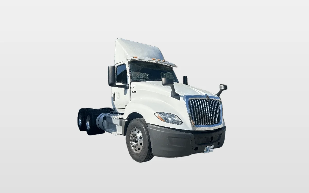 2019 International LT - image 1