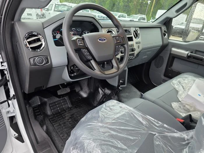2027 Ford F-750 — photo 18
