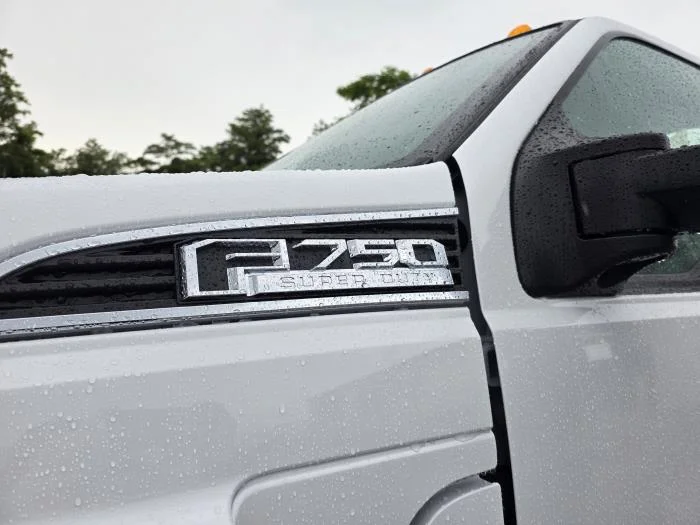 2027 Ford F-750 — photo 14