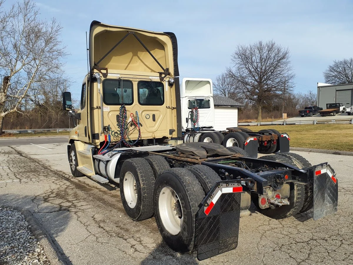 2019 Freightliner Cascadia in O'fallon, MO — photo 6