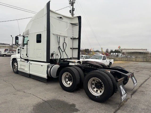 2020 Mack Anthem - image 7