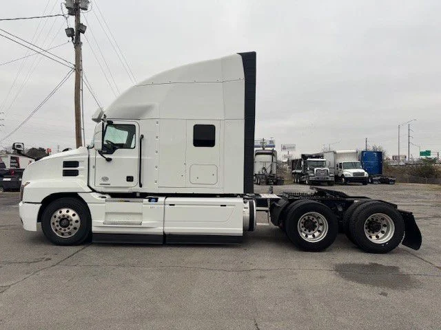 2020 Mack Anthem - image 8