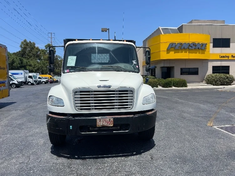2019 Freightliner eM2 in Torrance, CA — photo 2