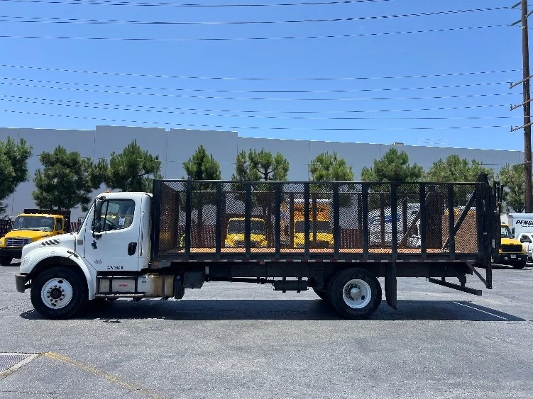 2019 Freightliner eM2 in Torrance, CA — photo 4