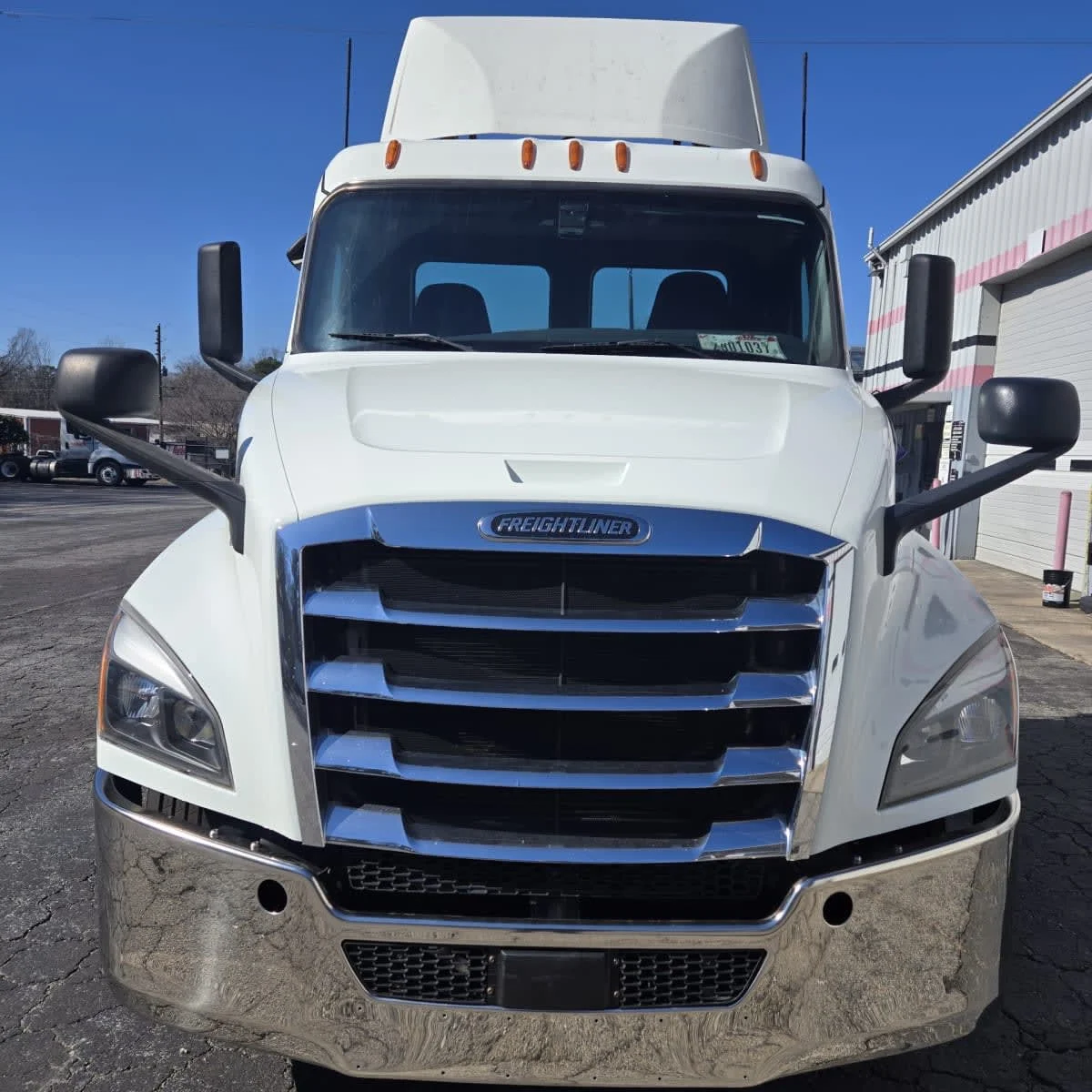 2020 Freightliner Cascadia in Doraville, GA — photo 2