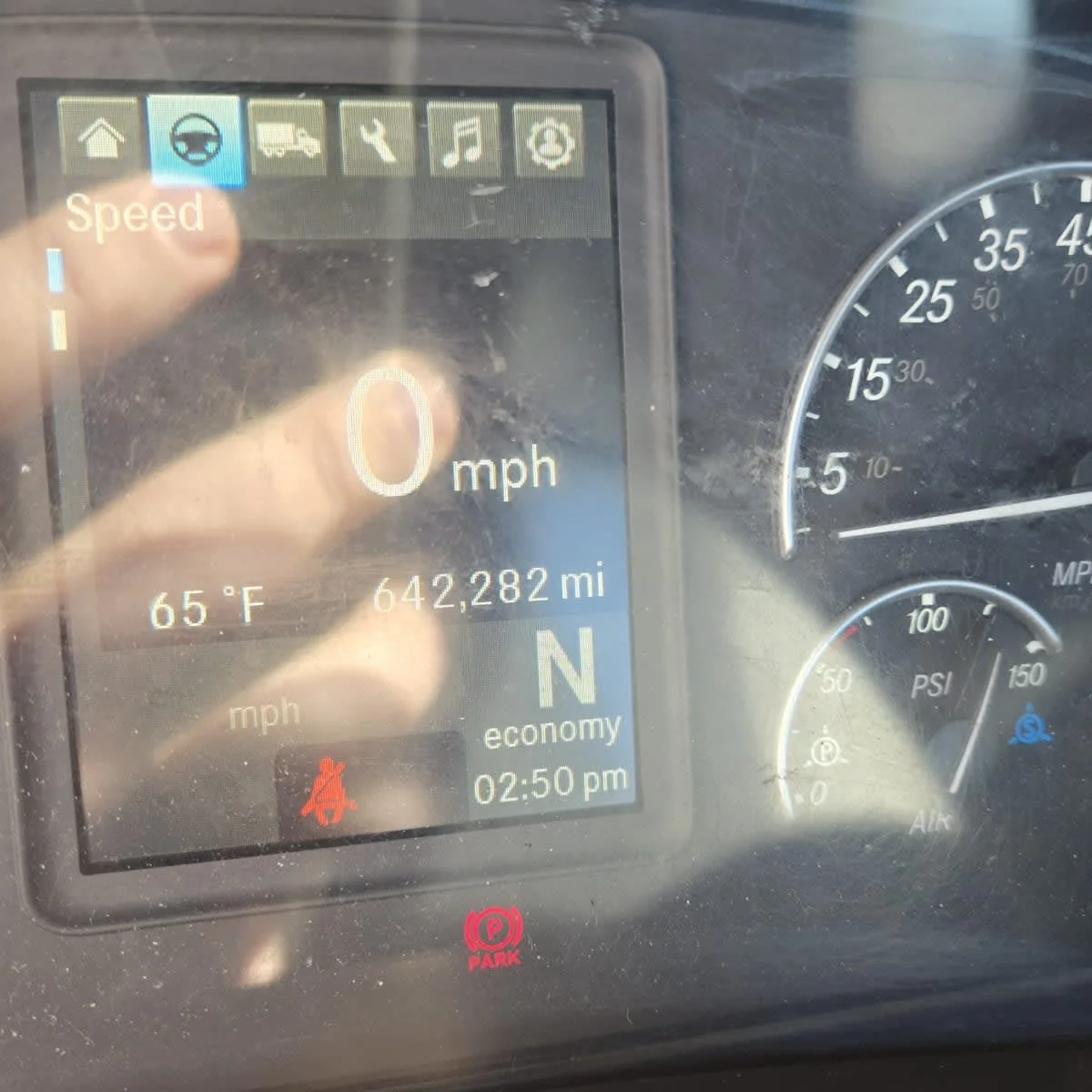 2020 Freightliner Cascadia in Doraville, GA — photo 10