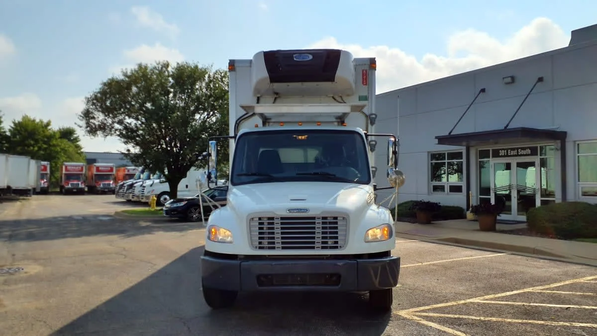 2020 Freightliner M2 106 in Bolingbrook, IL — photo 2