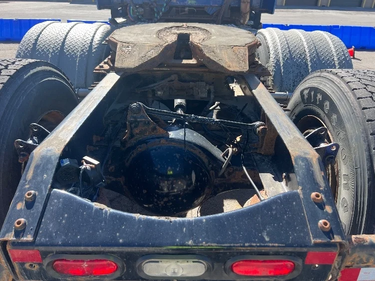 2017 Volvo VNL 300 - image 5