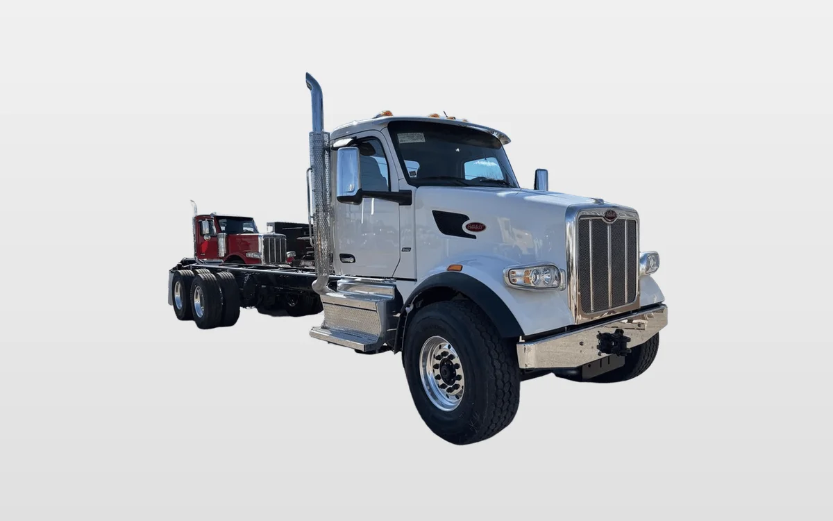 2025 Peterbilt 567 - image 1
