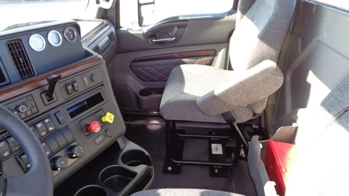 2026 International LT - image 13