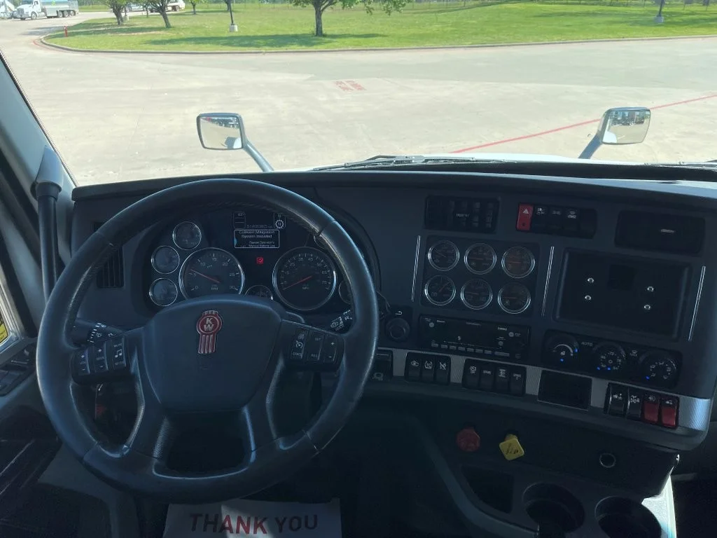 2022 Kenworth T880 - image 12