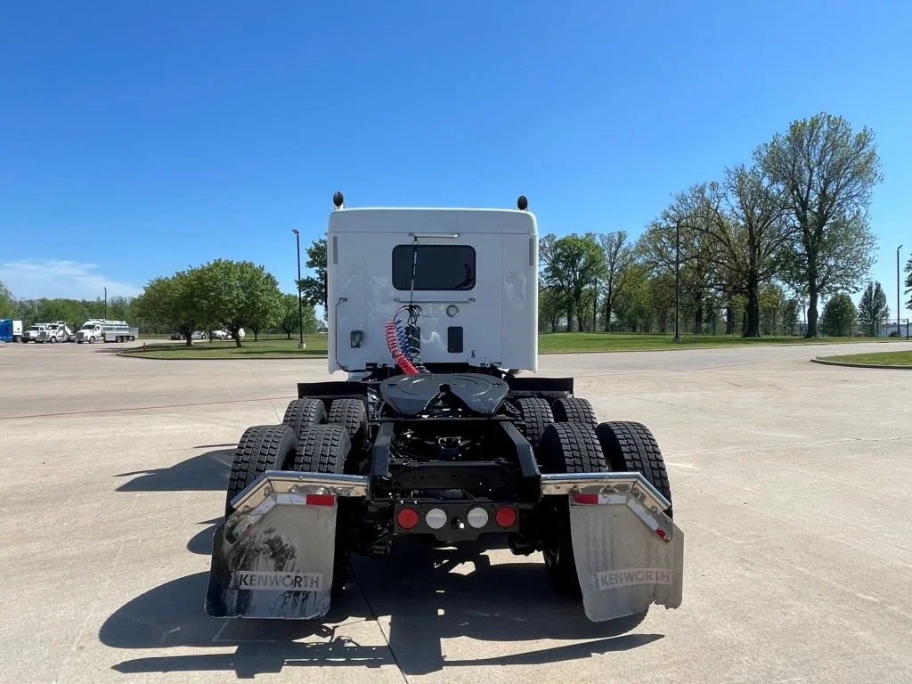 2022 Kenworth T880 - image 4