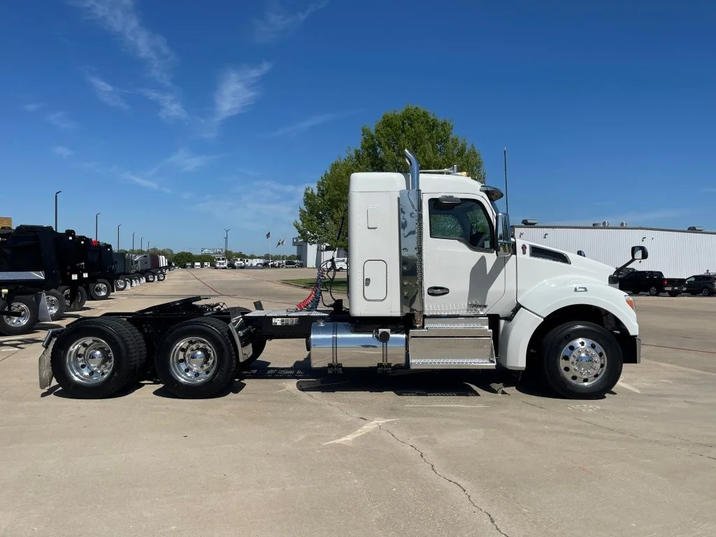 2022 Kenworth T880 - image 6