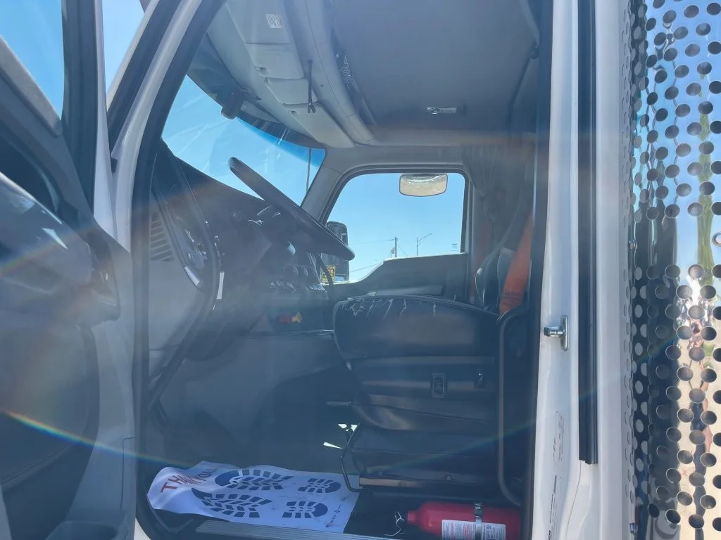2022 Kenworth T880 - image 10
