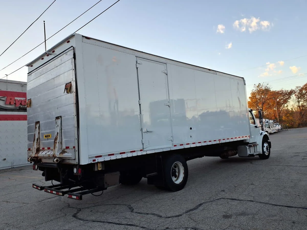 2020 Freightliner M2 106 - image 4