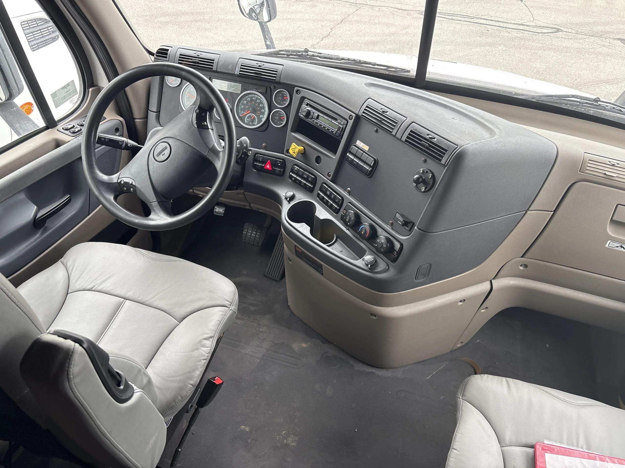 2016 Freightliner in Fort Wayne, IN — photo 4