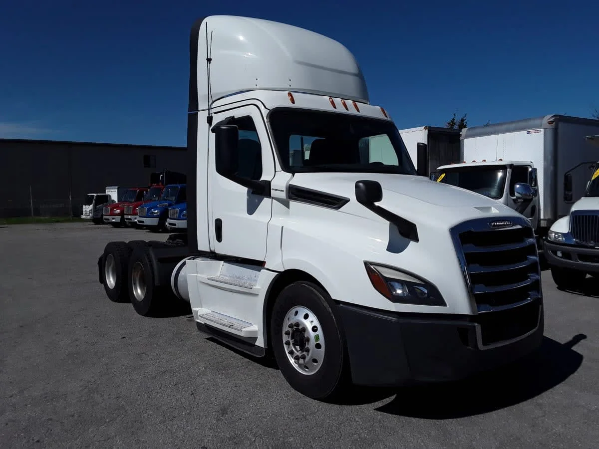 2020 Freightliner Cascadia in La Vergne, TN — photo 3