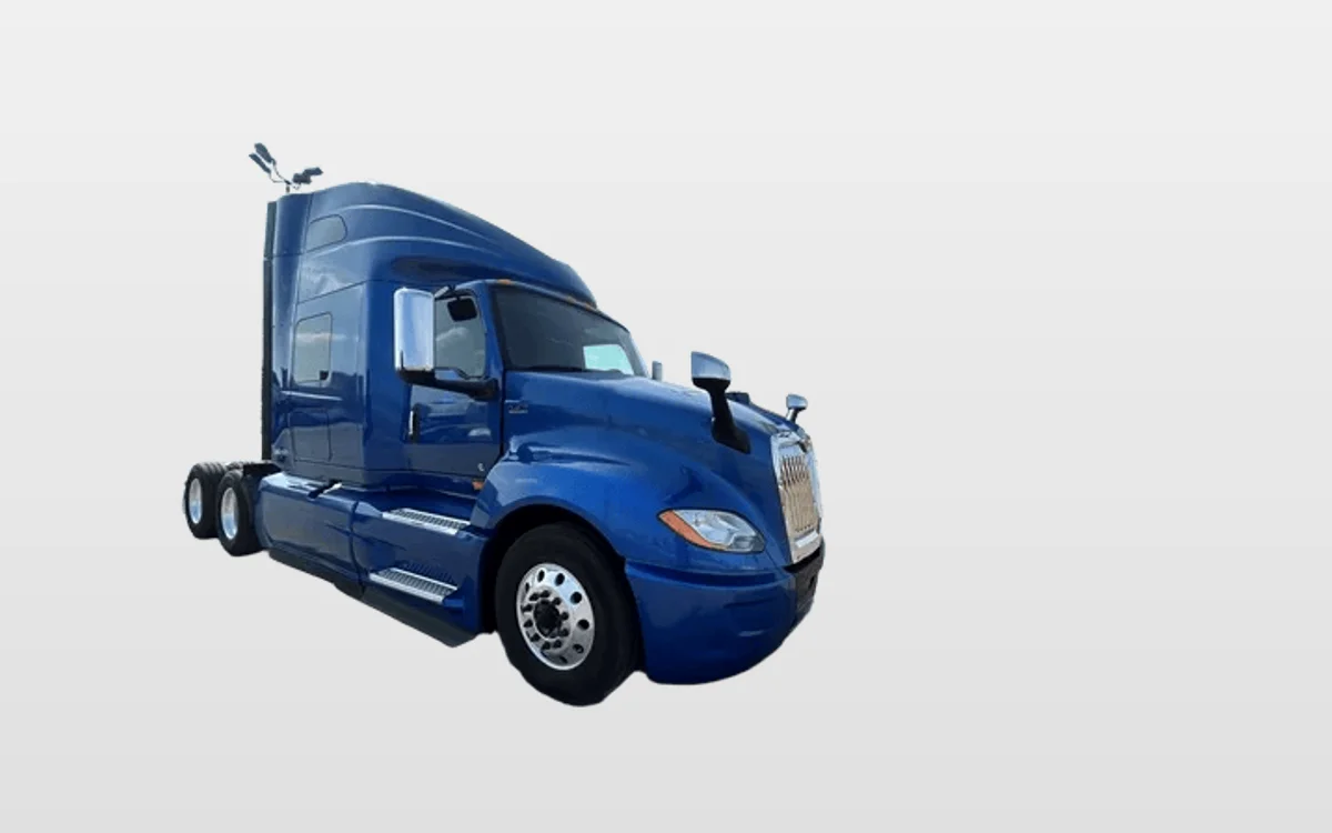 2020 International LT - image 1