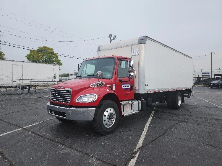 2023 Freightliner M2 106 - image 3