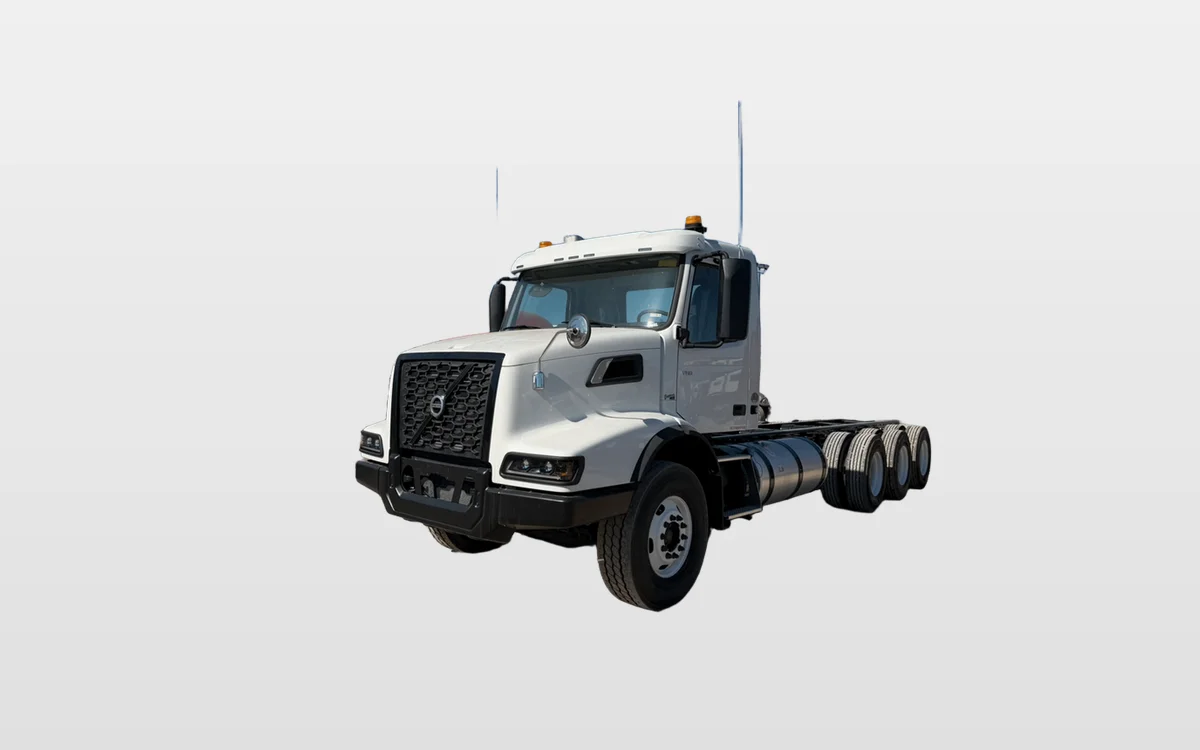 2025 Volvo - image 1