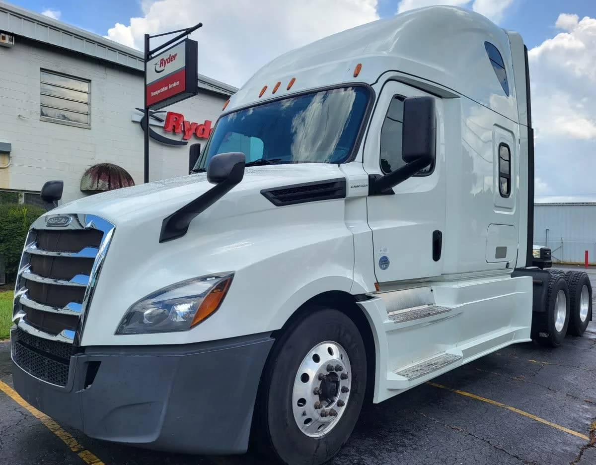 2020 Freightliner Cascadia in Atlanta, GA — photo 3