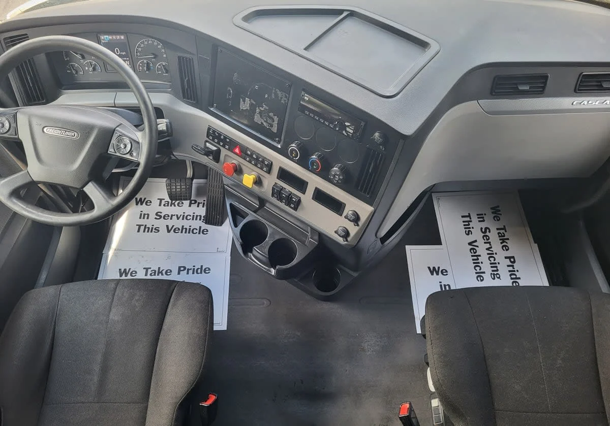2020 Freightliner Cascadia in Atlanta, GA — photo 7