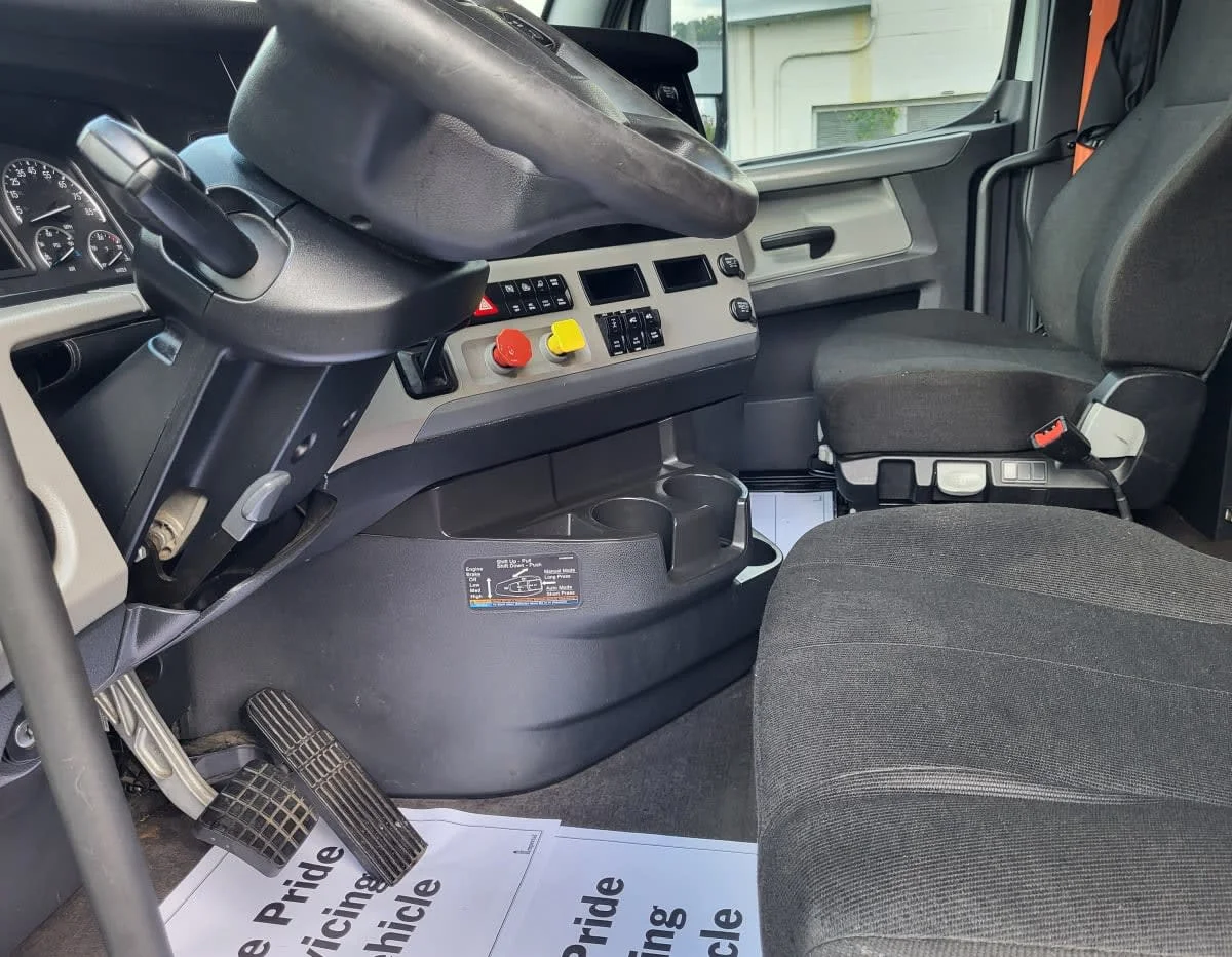2020 Freightliner Cascadia in Atlanta, GA — photo 11