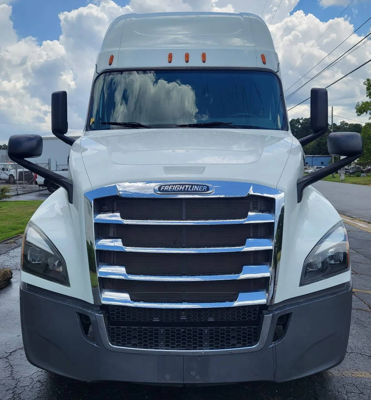 2020 Freightliner Cascadia in Atlanta, GA — photo 2