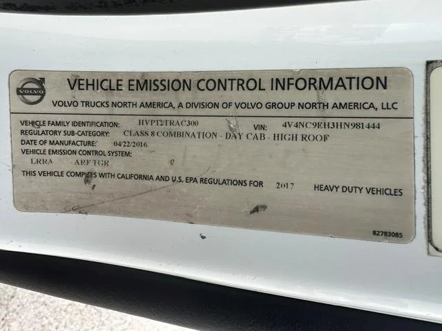 2017 Volvo VNL 300 — photo 10
