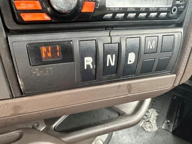 2017 Volvo VNL 300 — photo 8