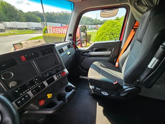 2023 Kenworth T680 in Mableton, GA — photo 13