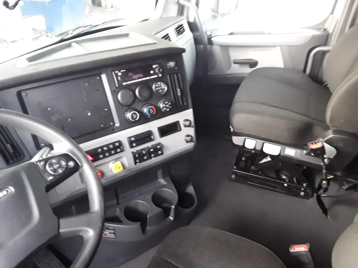 2022 Freightliner Cascadia in Hilliard, OH — photo 7