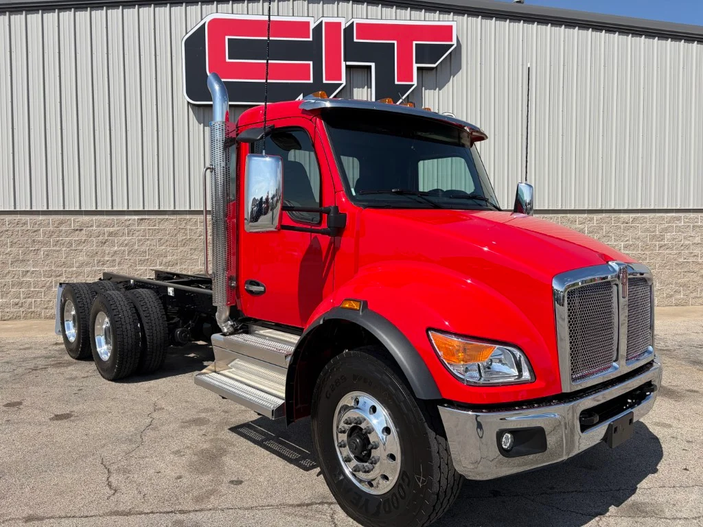 2027 Kenworth T480 - image 3