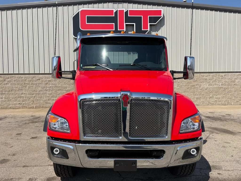 2027 Kenworth T480 - image 2