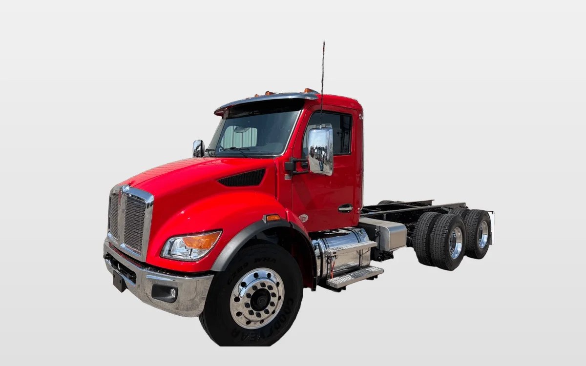 2027 Kenworth T480 - image 1
