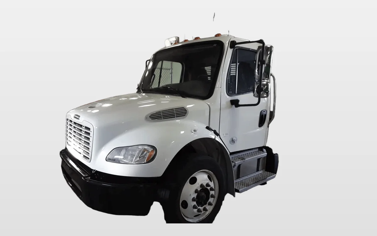 2020 Freightliner M2 106 - image 1